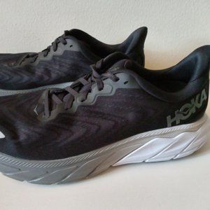 Hoka One One Arahi 6 - Mens size 9.5